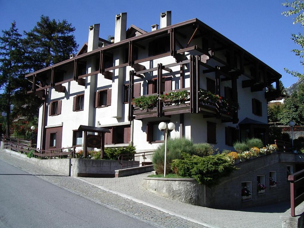 Hotel Terme Бормио Екстериор снимка
