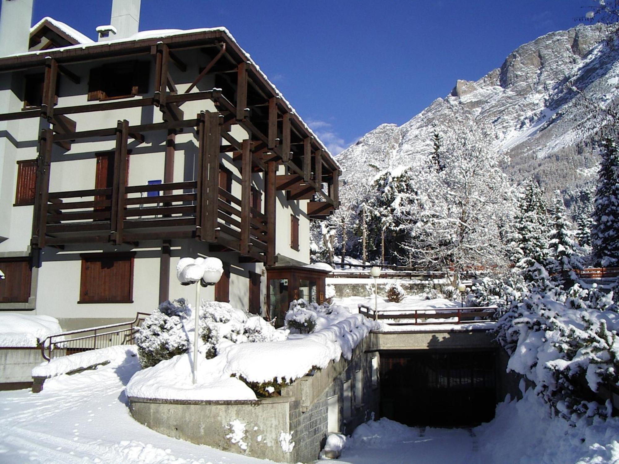 Hotel Terme Бормио Екстериор снимка